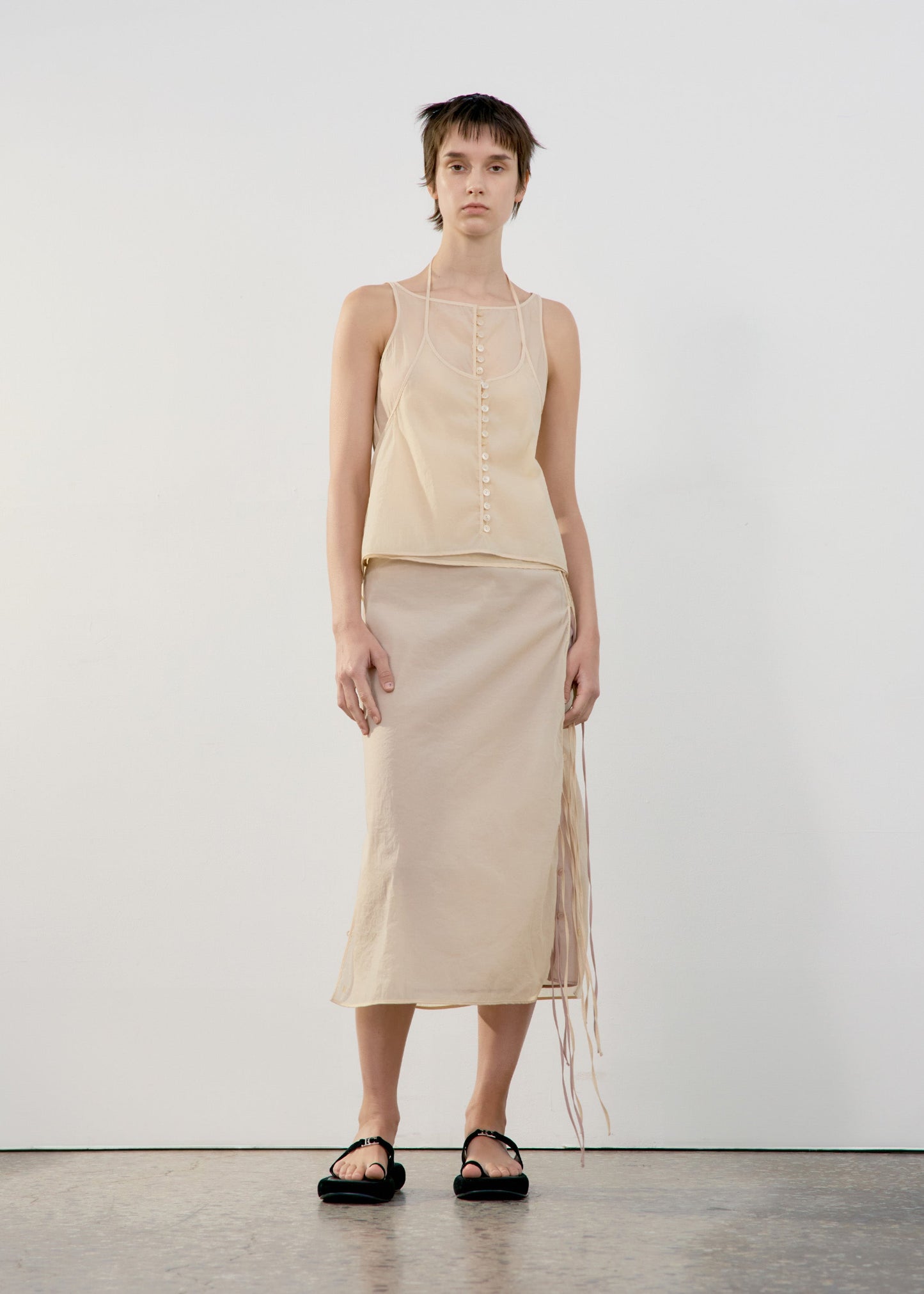 LOW CLASSIC SEE-THROUGH BUTTON LOOP SKIRT - BEIGE