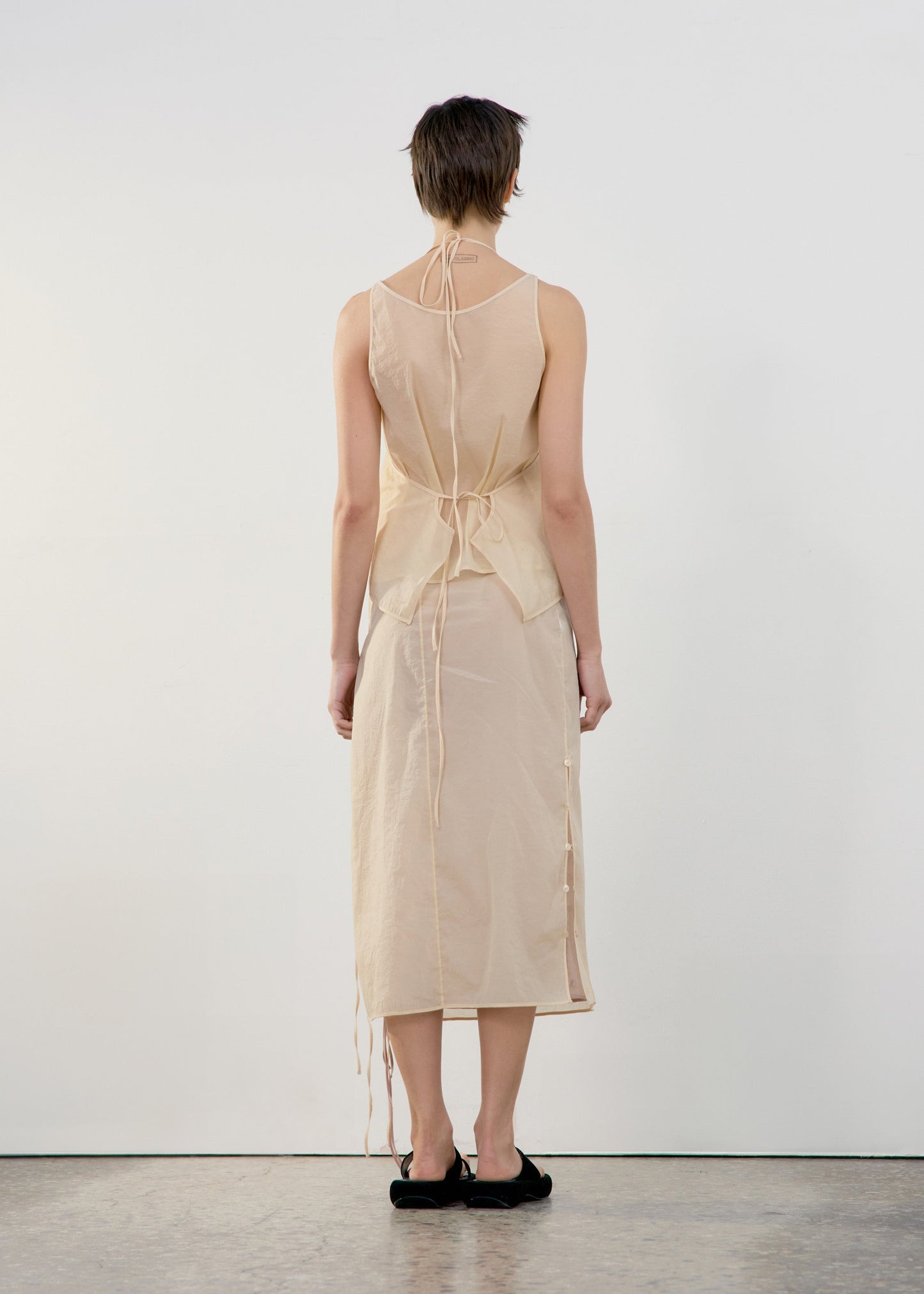 LOW CLASSIC SEE-THROUGH BUTTON LOOP SKIRT - BEIGE