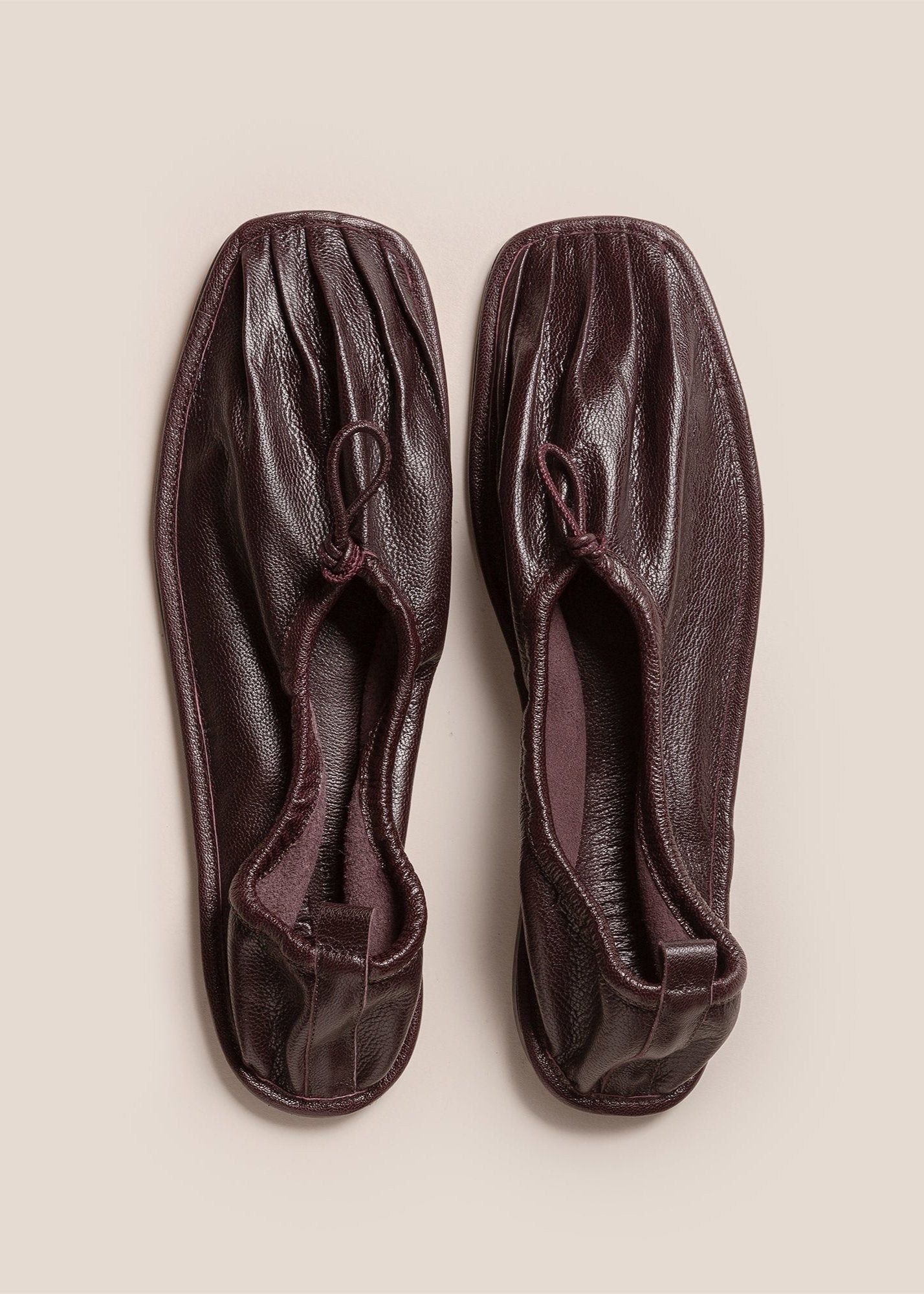 HEREU PUNTERA PLEATED TOE PUMP - MAHOGANY