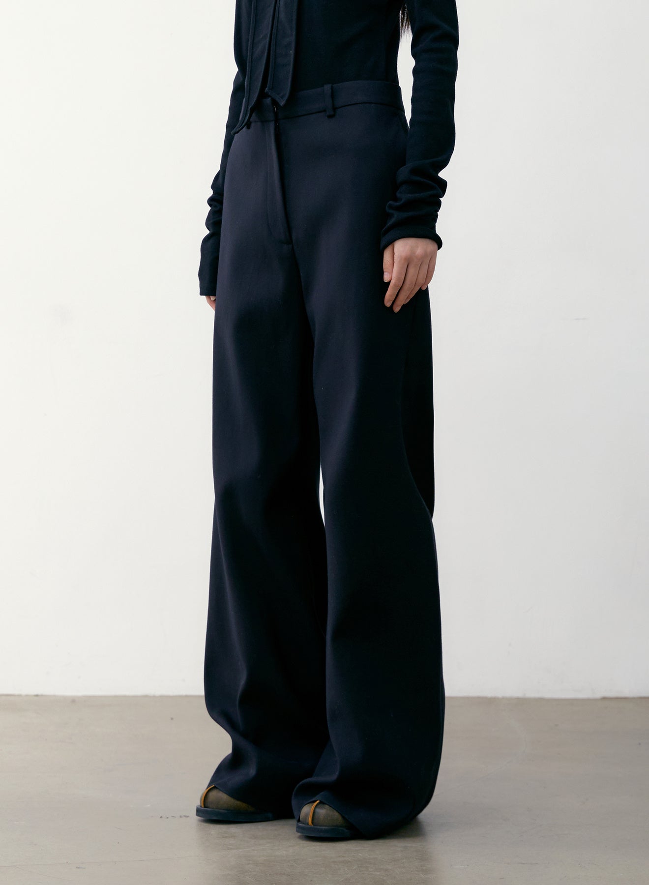 LOW CLASSIC WIDE WOOL TROUSER - BLACK