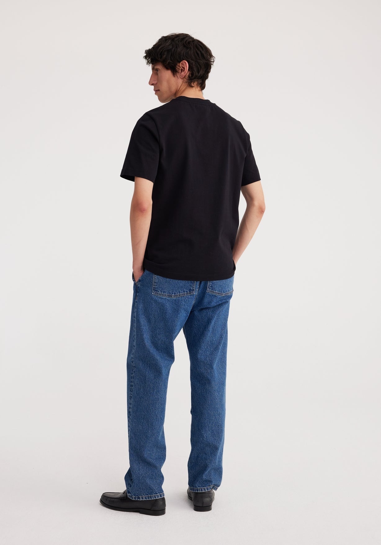 RÓHE MEN TAPERED LEG JEANS - INDIGO