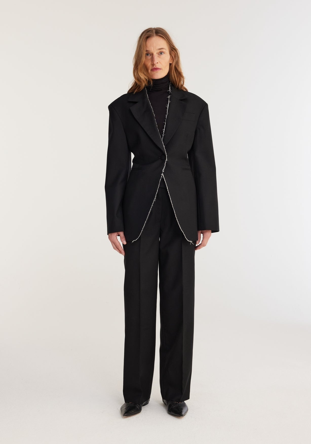RÓHE RAW EDGE WAISTED BLAZER - NOIR