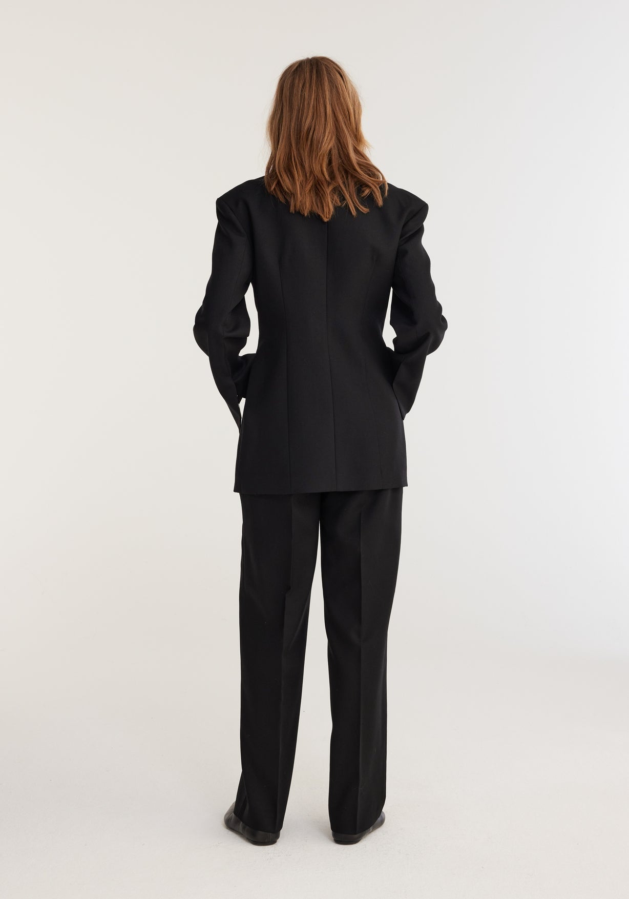RÓHE RAW EDGE WAISTED BLAZER - NOIR