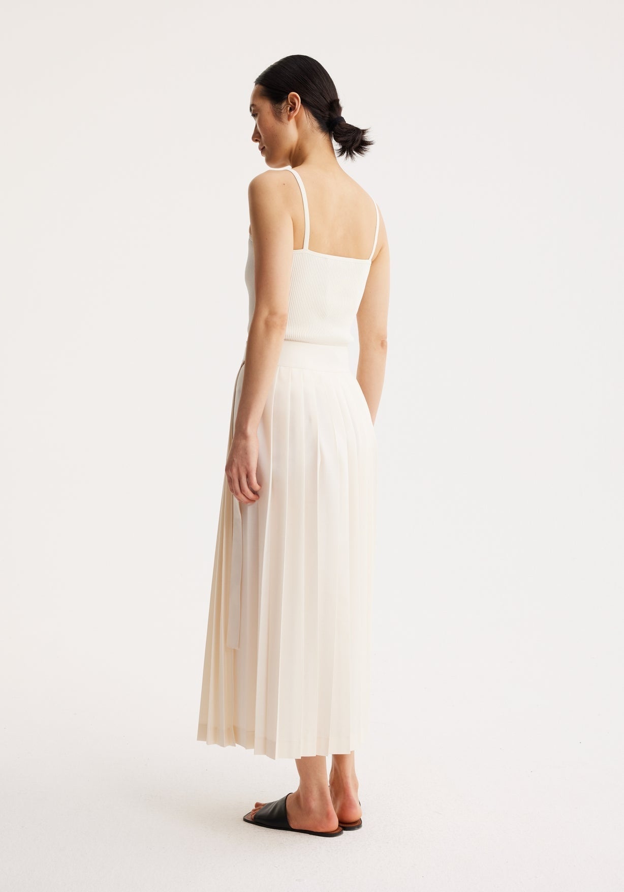 RÓHE SQUARE SHAPED KNITTED TANK TOP - OFF WHITE