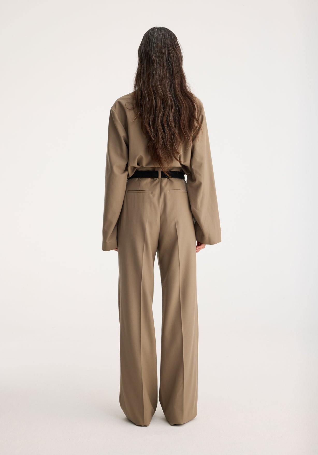 RÓHE RELAXED SINGLE PLEATED TROUSERS - KHAKI