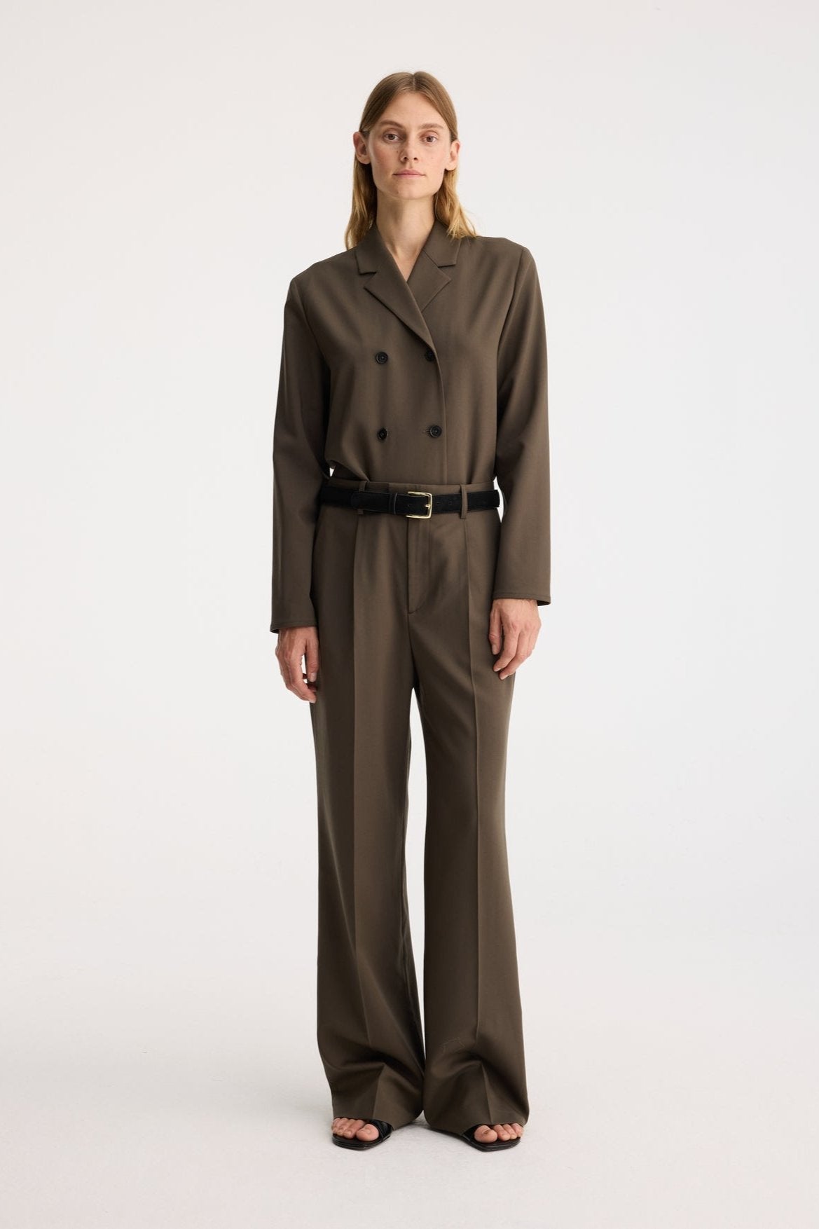 RÓHE RELAXED SINGLE PLEATED TROUSERS - EARTH