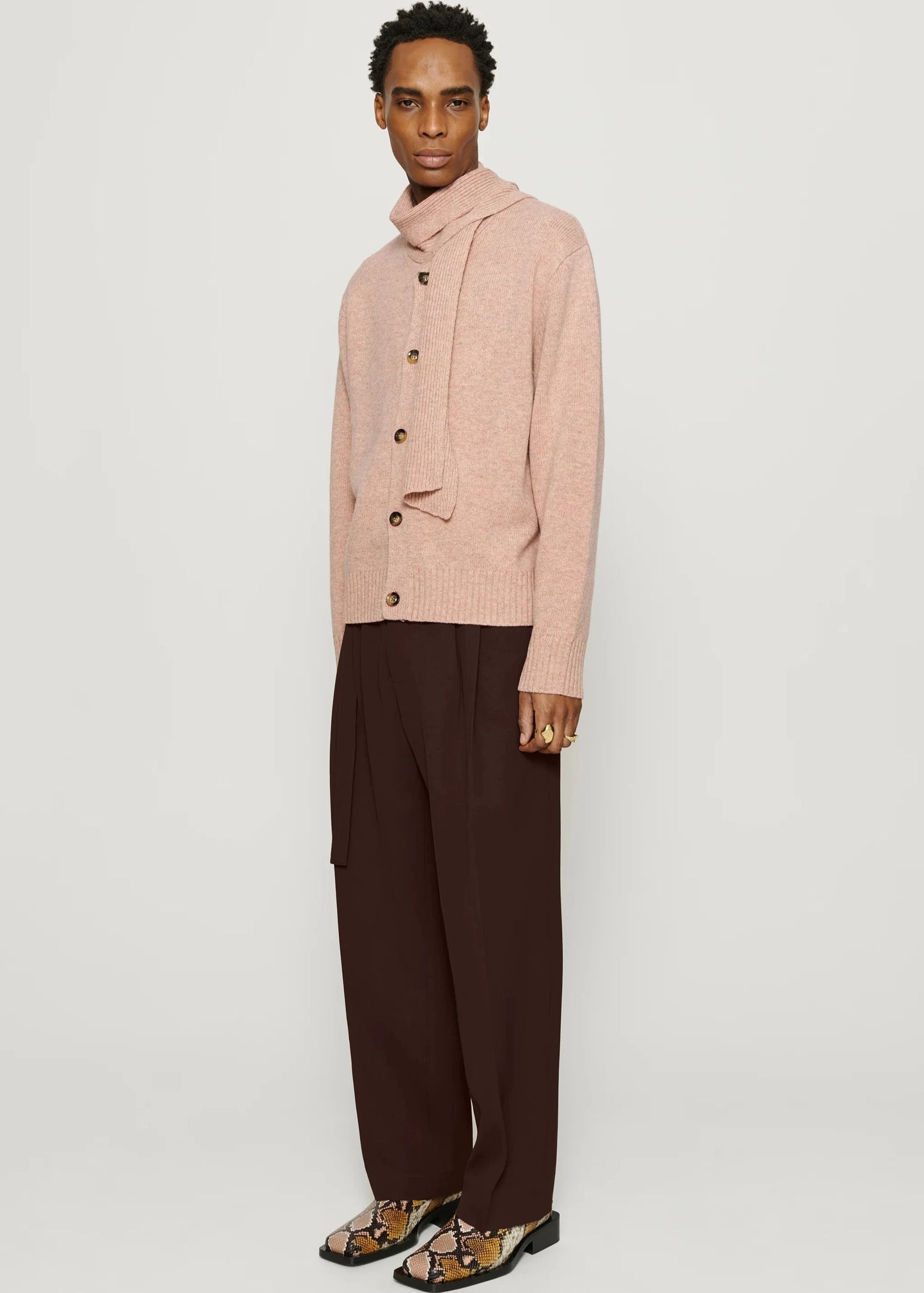 CMMN SWDN OMAR BELT TROUSERS - BURGUNDY