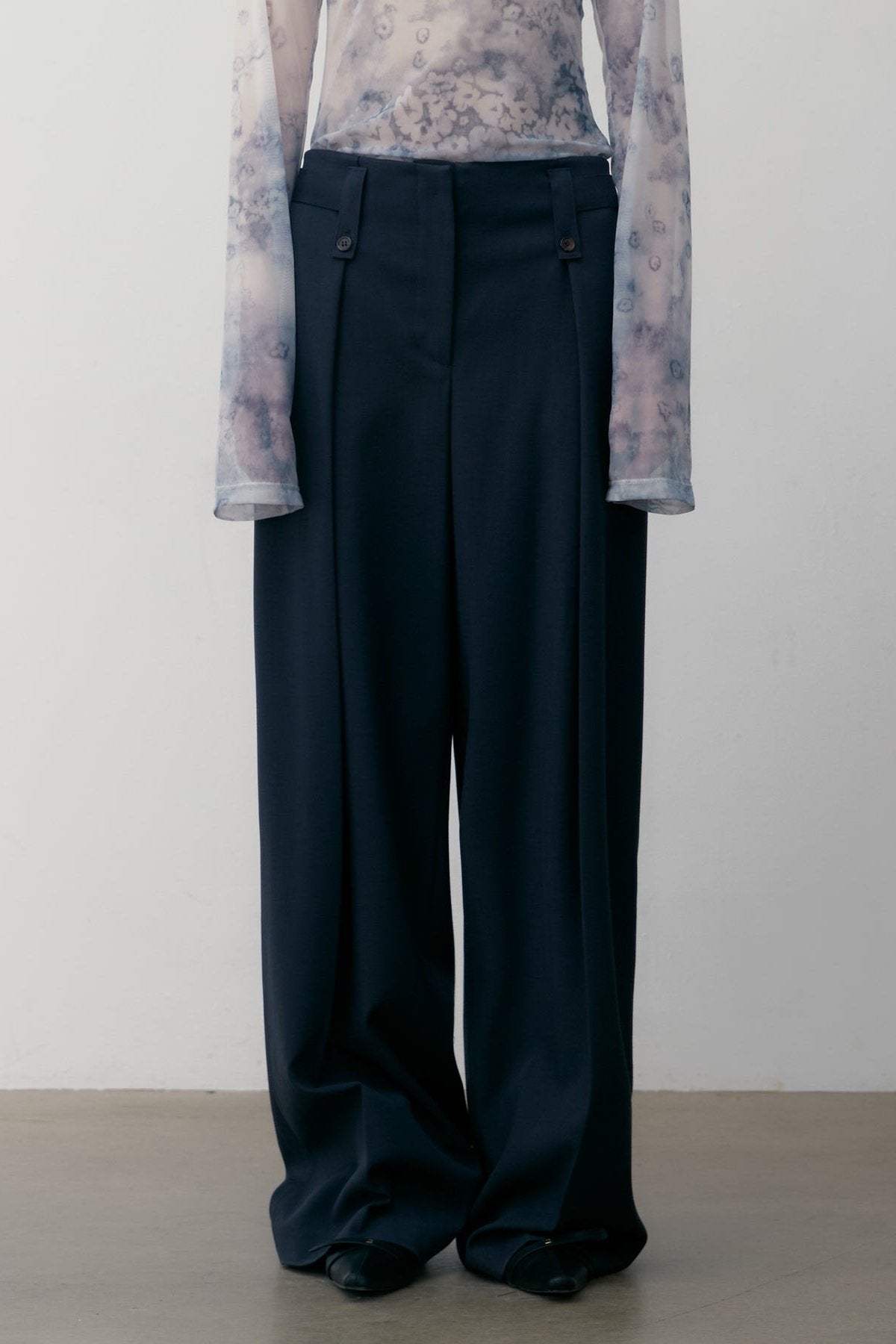 LOW CLASSIC BELT LOOP POINT TROUSERS - BLUE GREEN