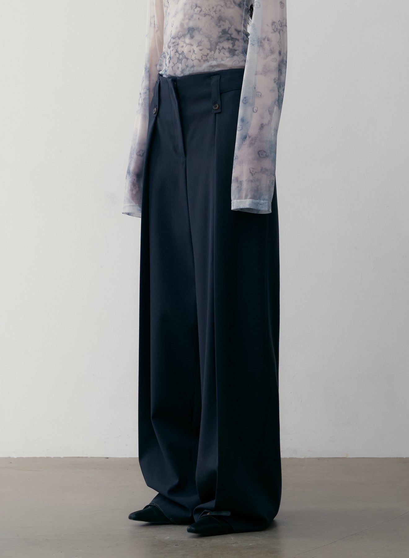 LOW CLASSIC BELT LOOP POINT TROUSERS - BLUE GREEN
