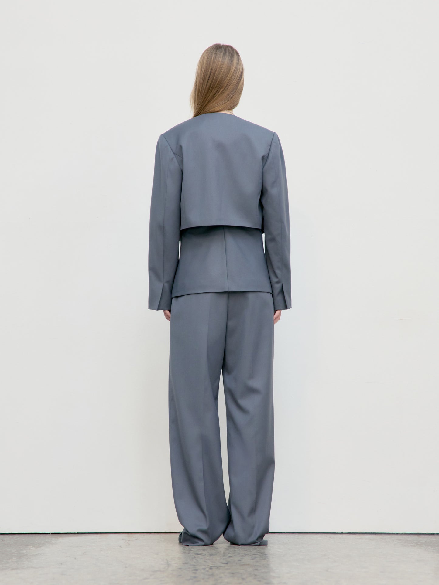 LOW CLASSIC COLLARLESS SHORT JACKET - GREY