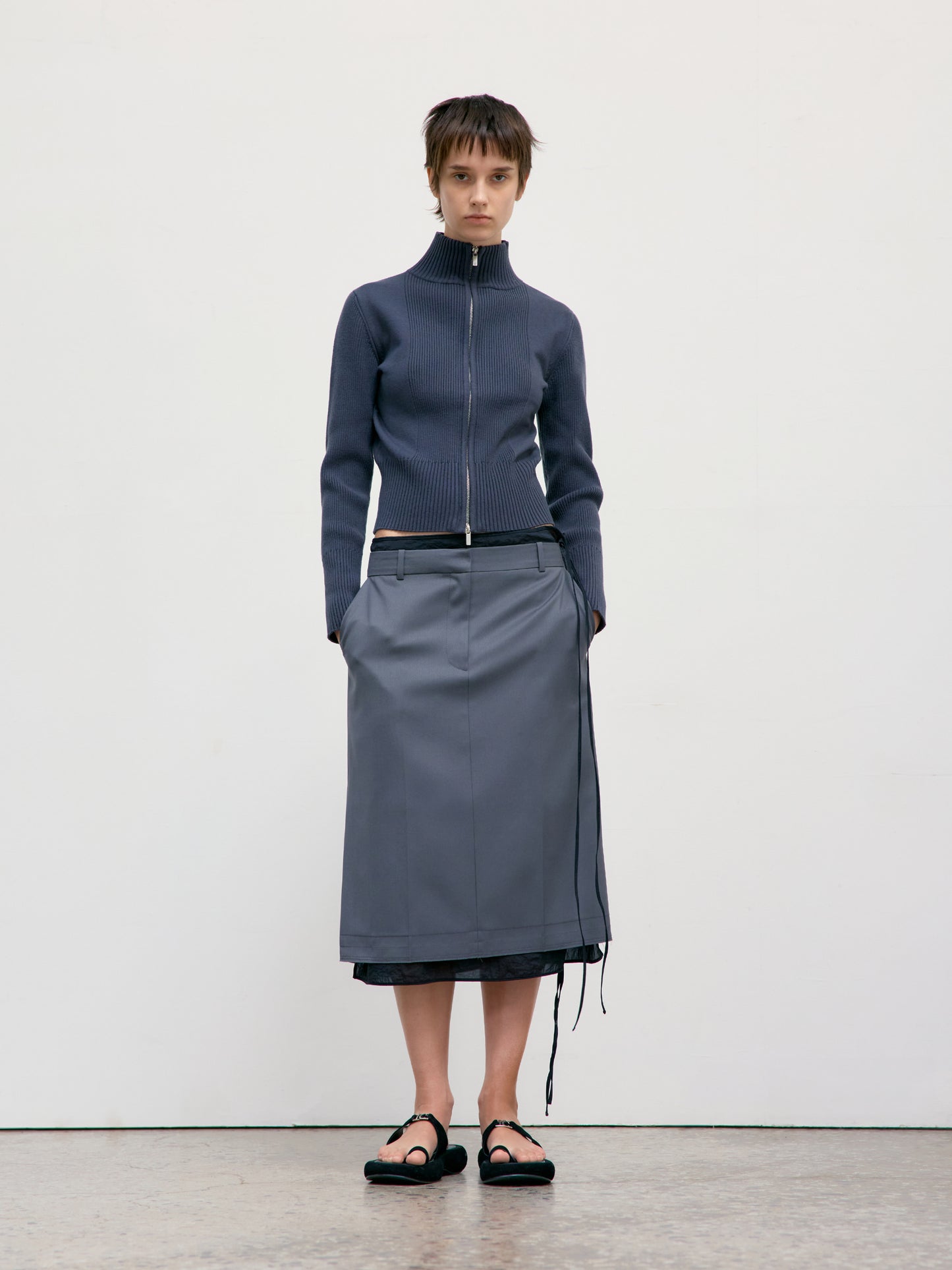 LOW CLASSIC H-LINE SKIRT - GREY