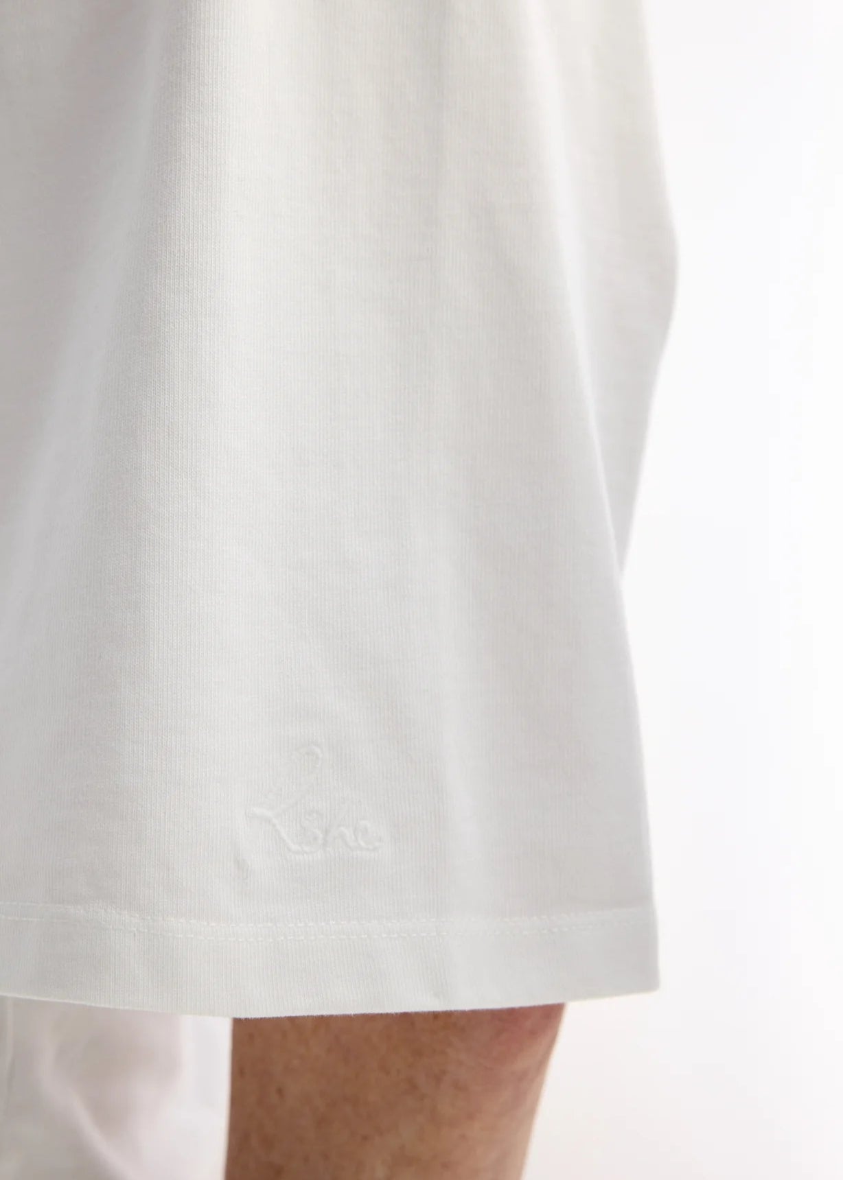 RÓHE FITTED LOGO T-SHIRT - OPTIC WHITE