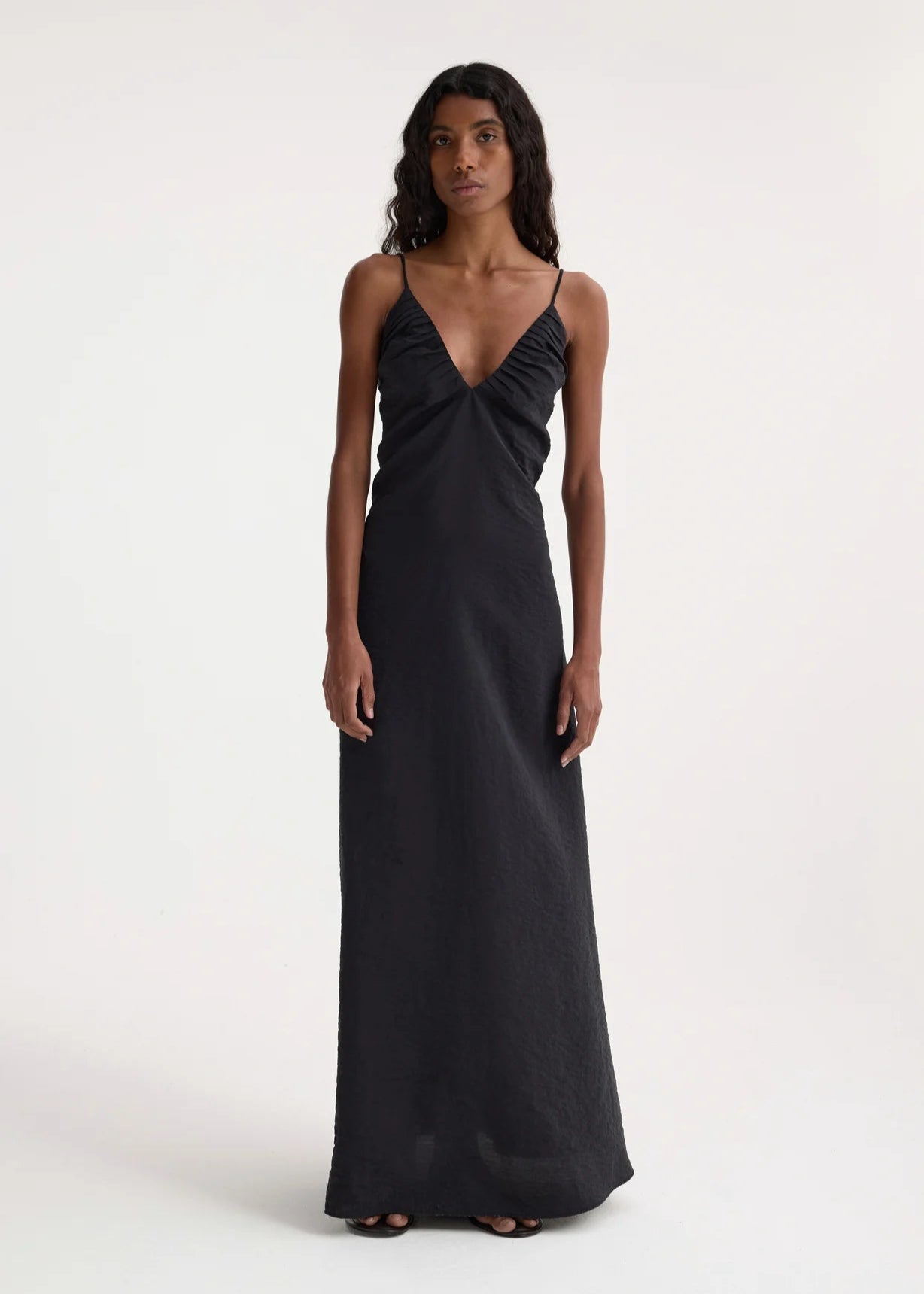 RÓHE HAMMERED SILK V-NECK STRAP DRESS - BLACK
