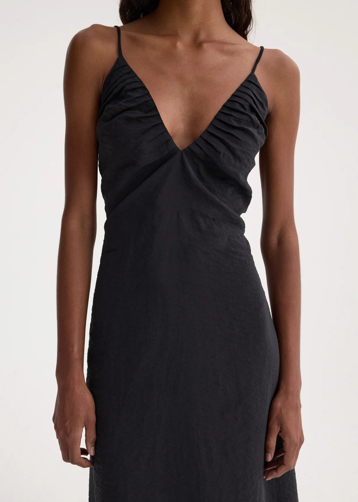 RÓHE HAMMERED SILK V-NECK STRAP DRESS - BLACK