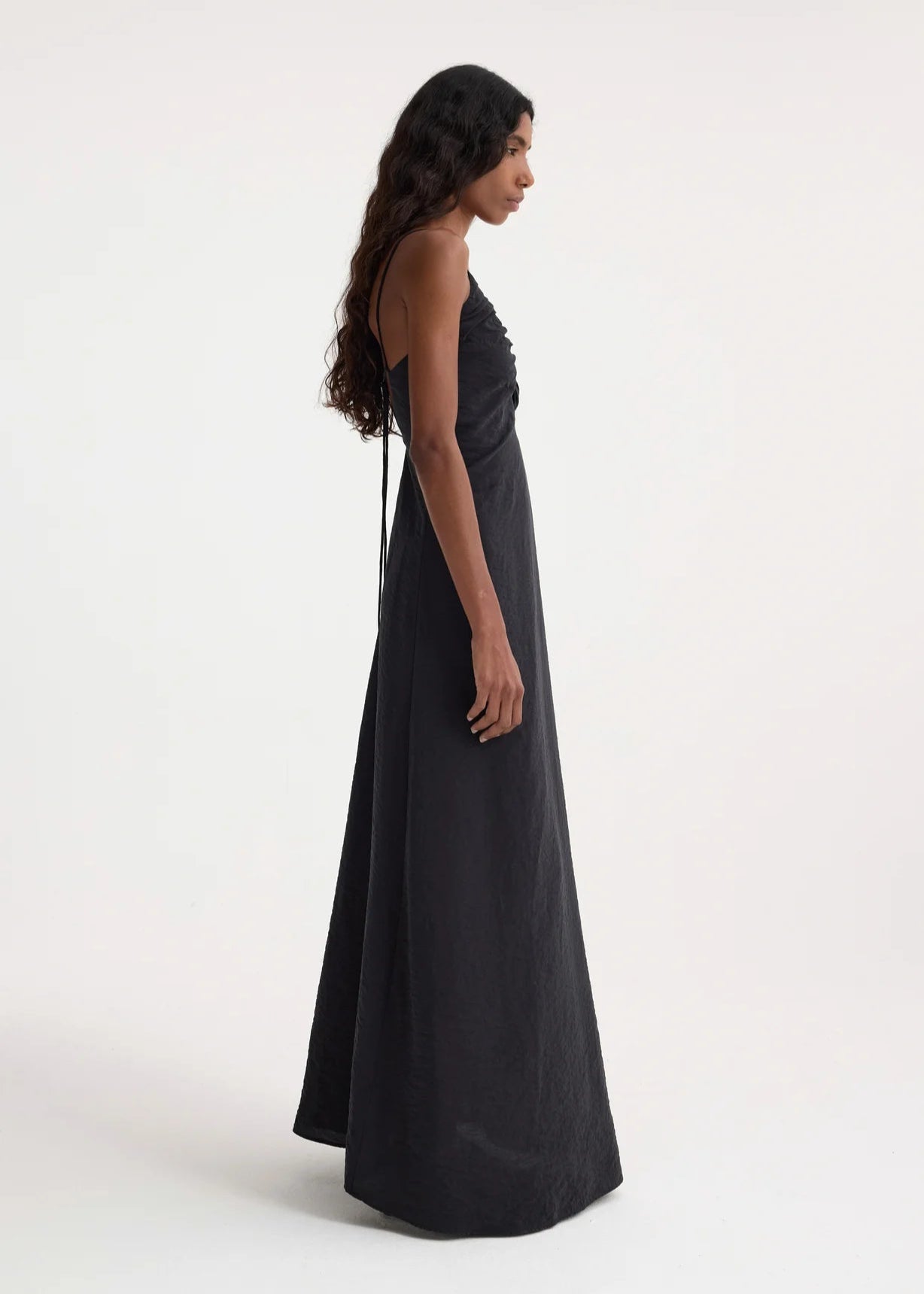 RÓHE HAMMERED SILK V-NECK STRAP DRESS - BLACK