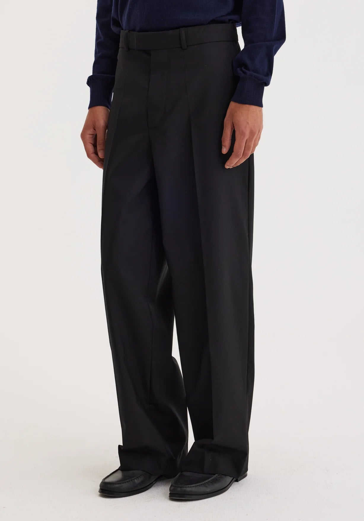 RÓHE MEN TAILORED WIDE LEG TROUSERS - NOIR