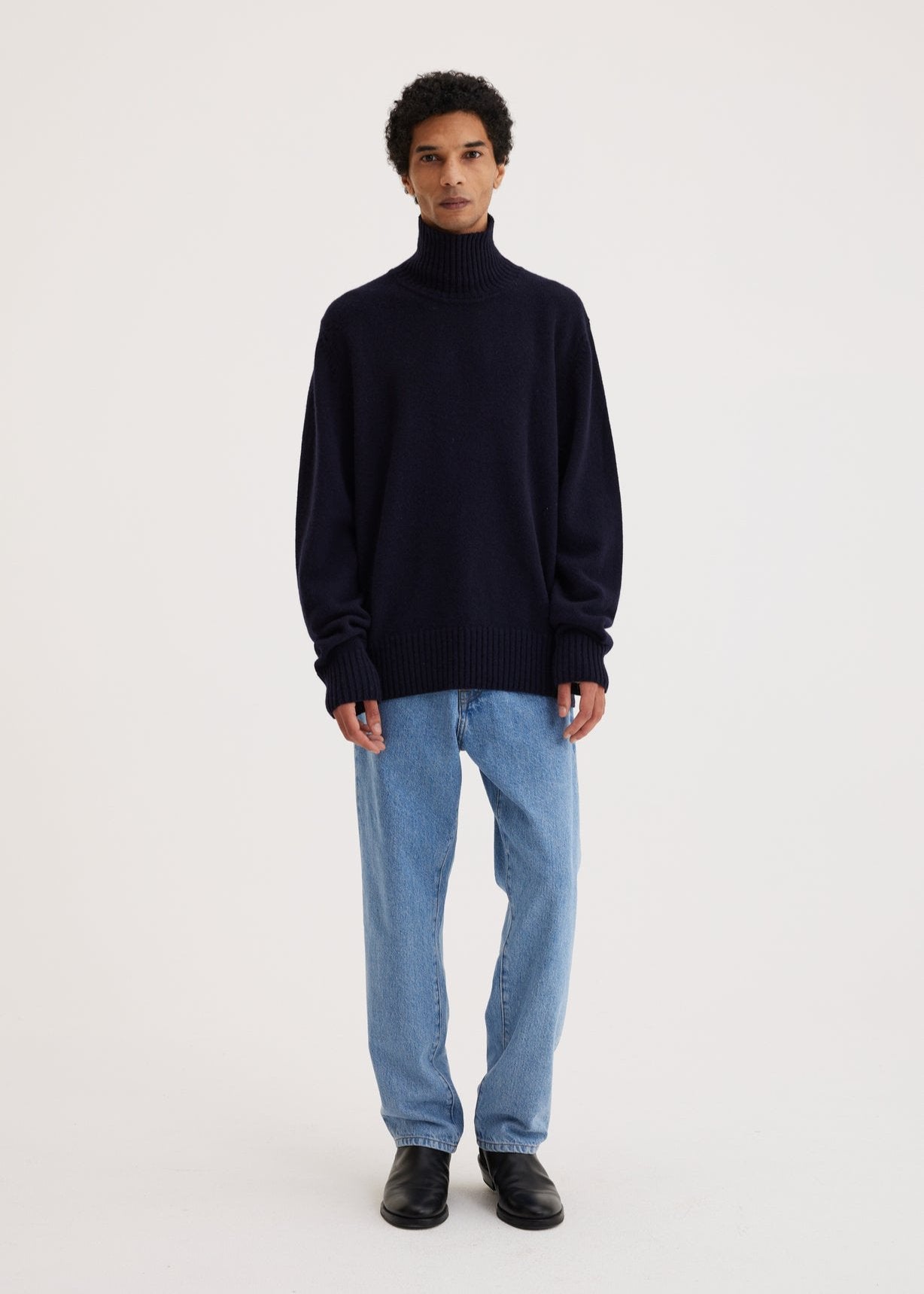 RÓHE MEN WOOL CASHMERE TURTLENECK SWEATER - NAVY