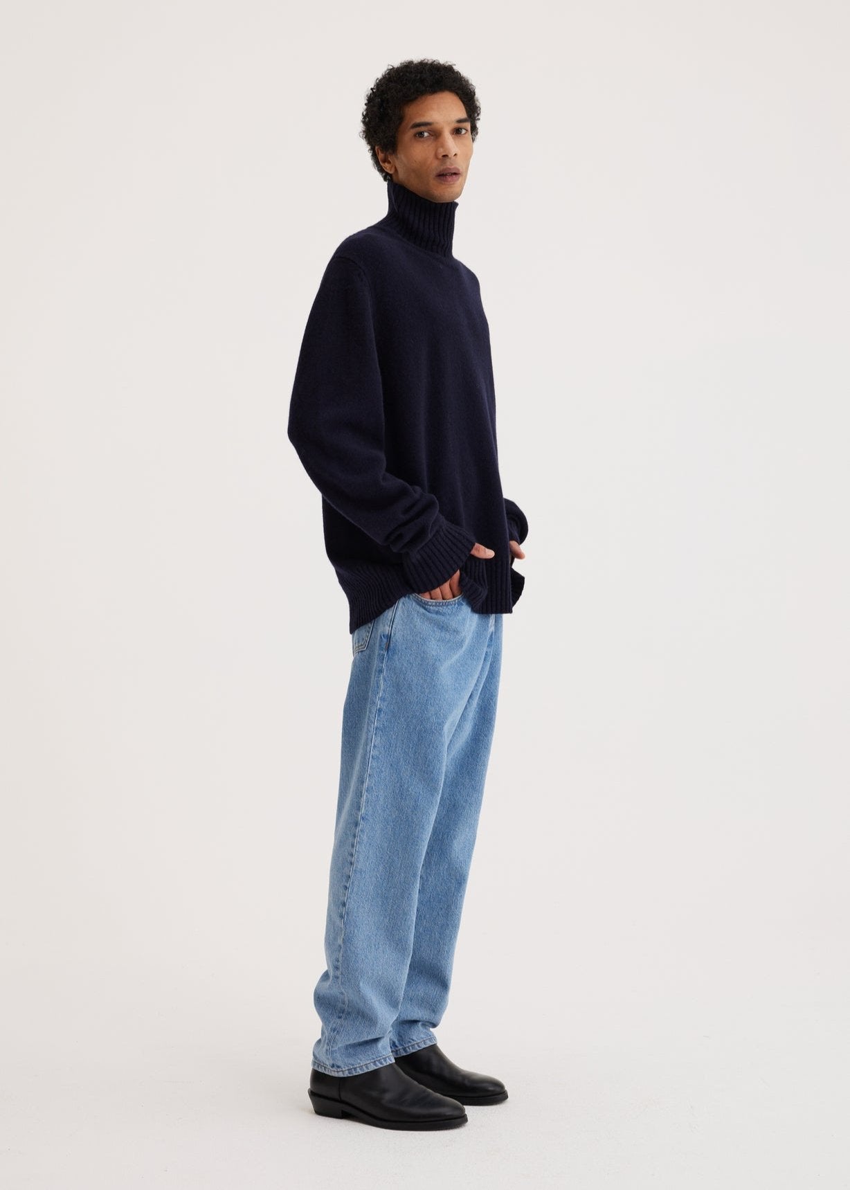RÓHE MEN WOOL CASHMERE TURTLENECK SWEATER - NAVY