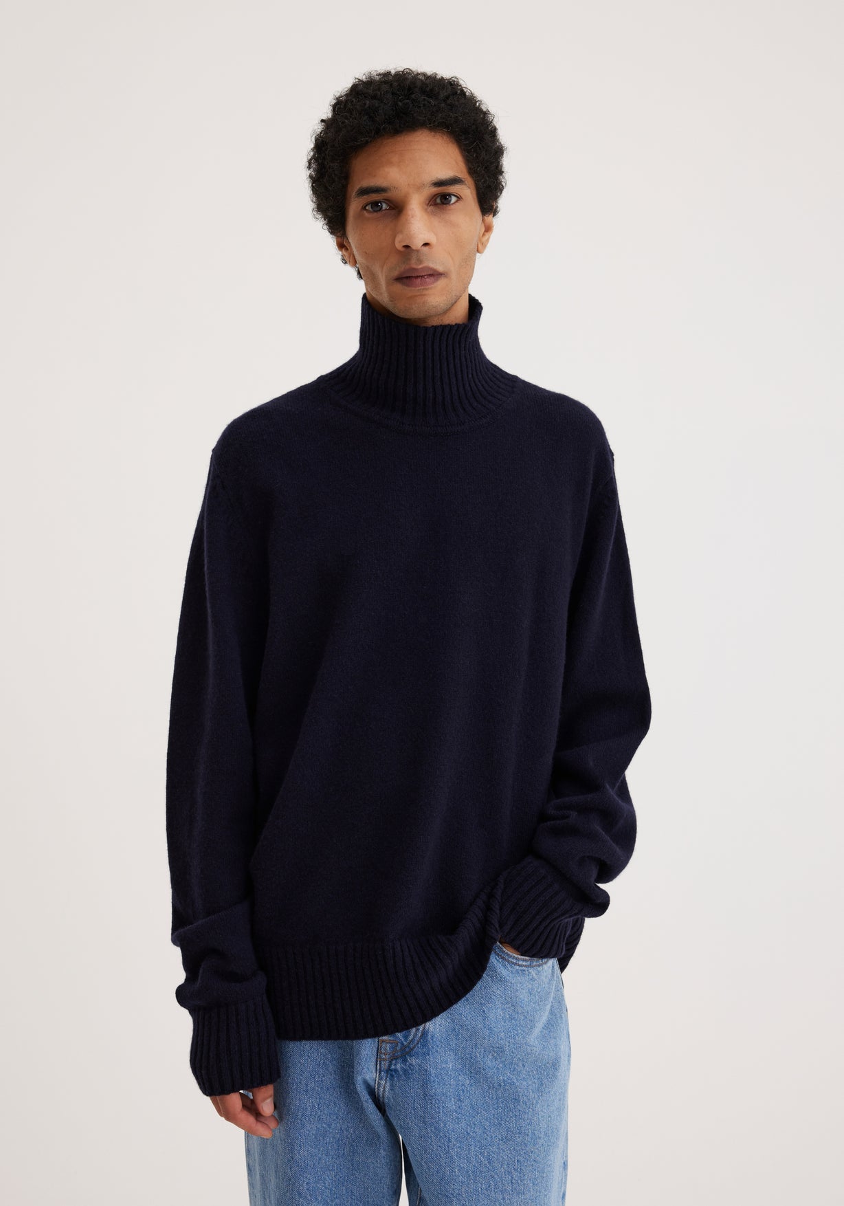 RÓHE MEN WOOL CASHMERE TURTLENECK SWEATER - NAVY