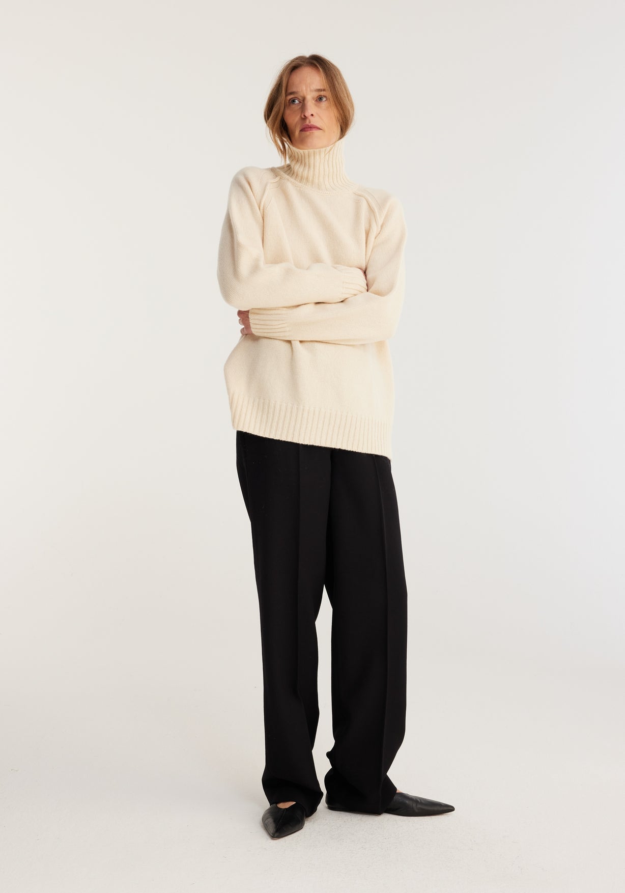 RÓHE WOOL CASHMERE TURTLENECK - OFF-WHITE