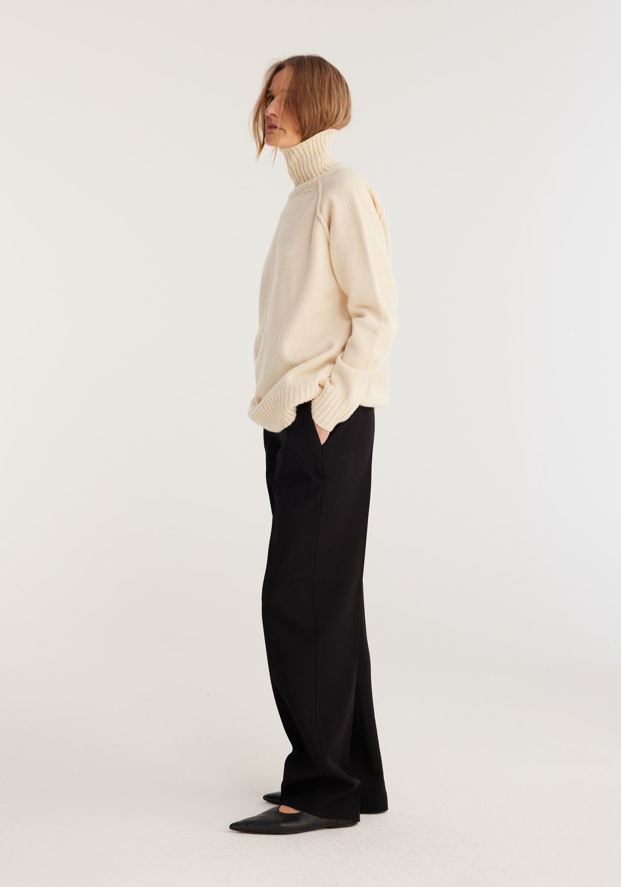 RÓHE WOOL CASHMERE TURTLENECK - OFF-WHITE