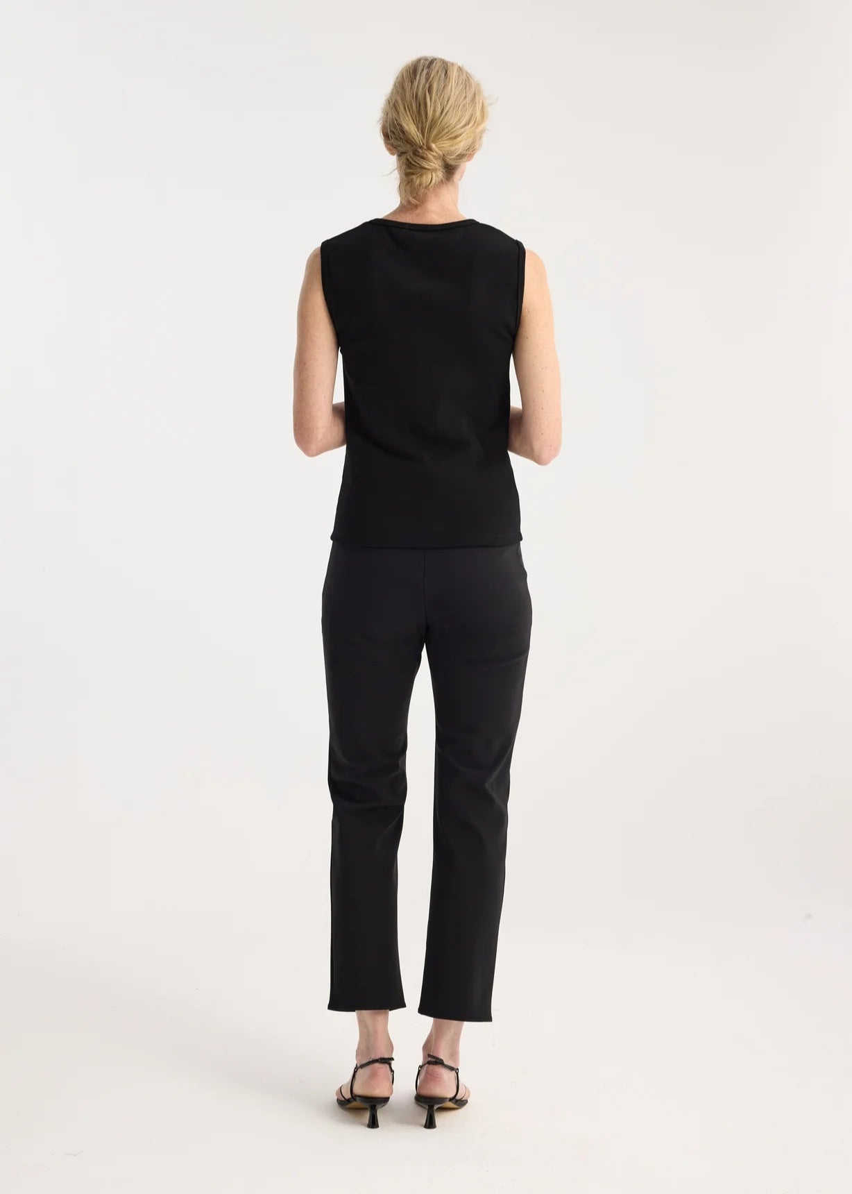 RÓHE CIGARETTE SCUBA TROUSERS - BLACK