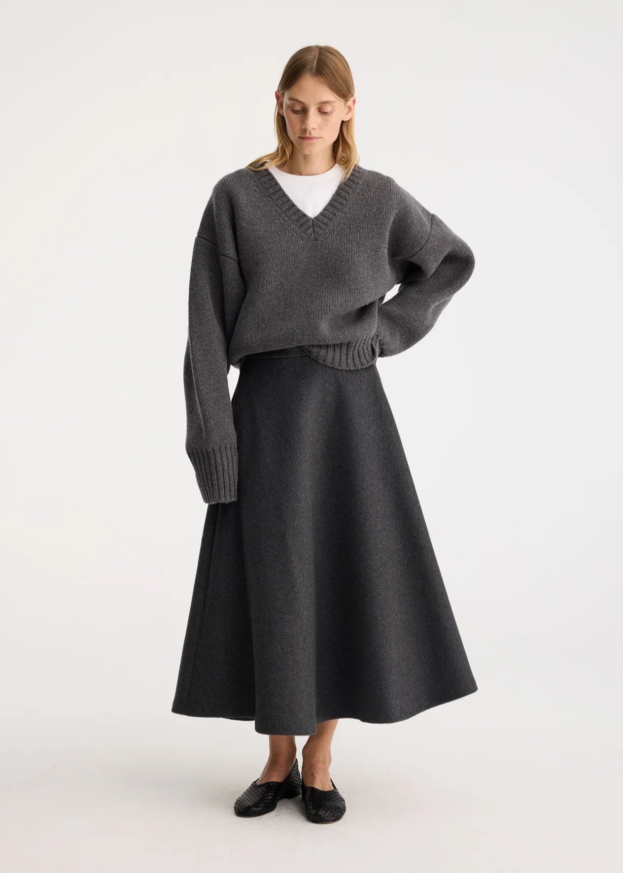 RÓHE COMPACT V-NECK JUMPER - MID GREY MELANGE