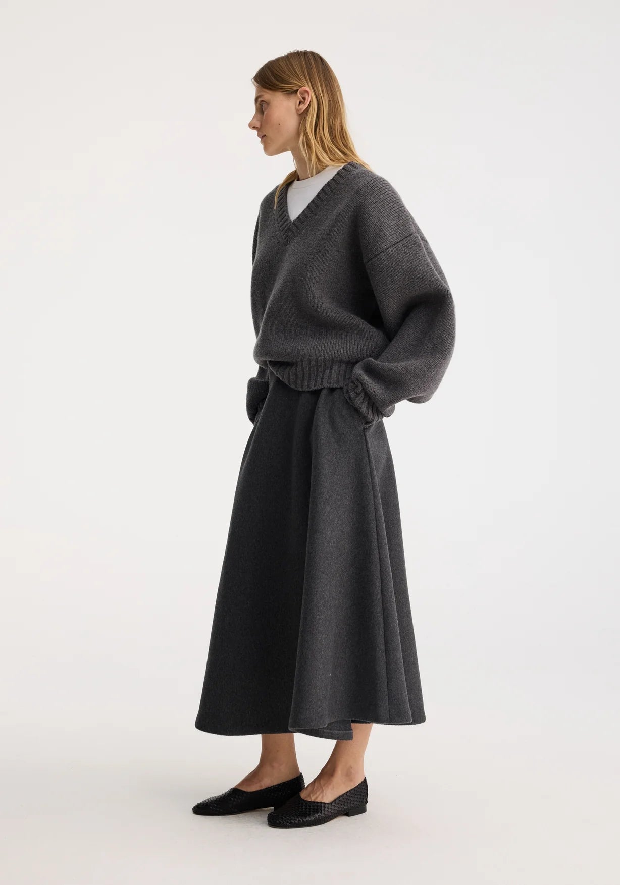 RÓHE COMPACT V-NECK JUMPER - MID GREY MELANGE