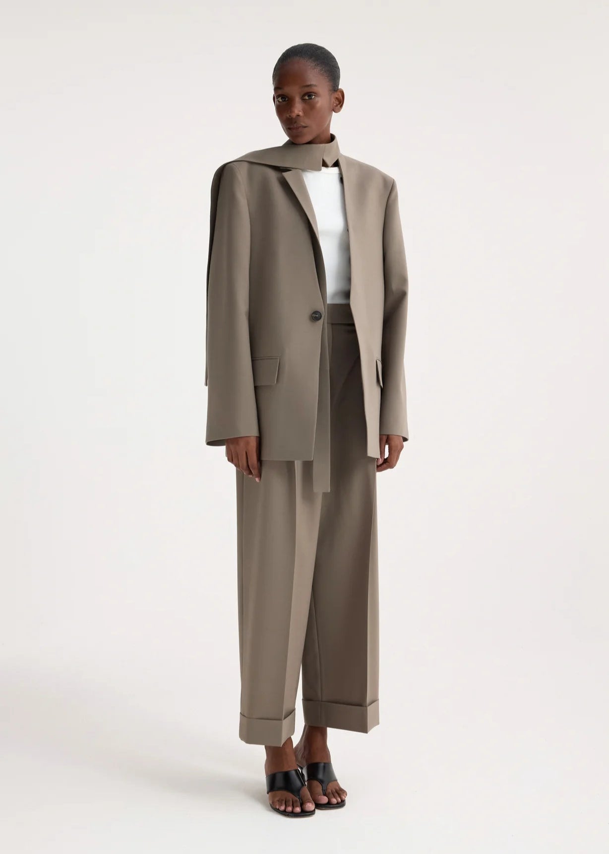 RÓHE HIGHWAIST PANTS WITH TURN-UP - TAUPE