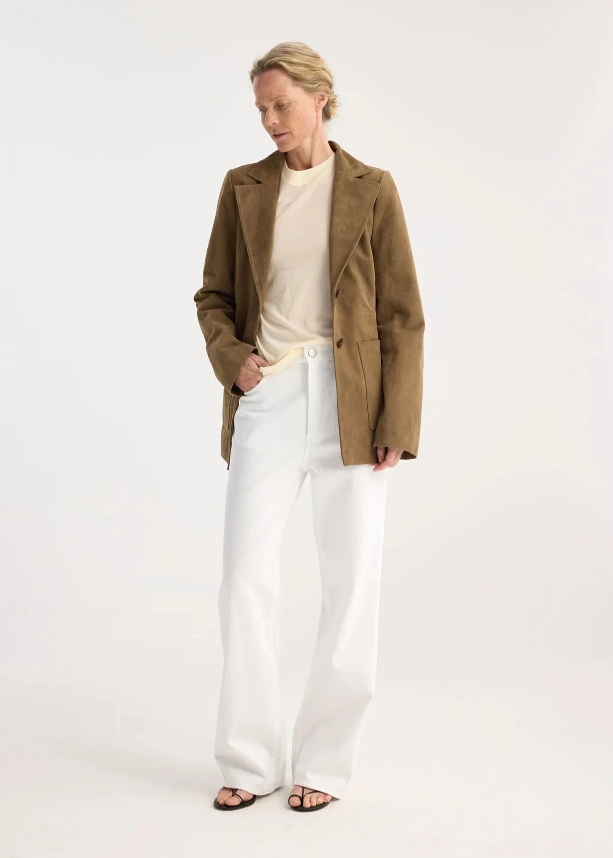 RÓHE SUEDE BLAZER WITH PATCH POCKETS - LIGHT KHAKI
