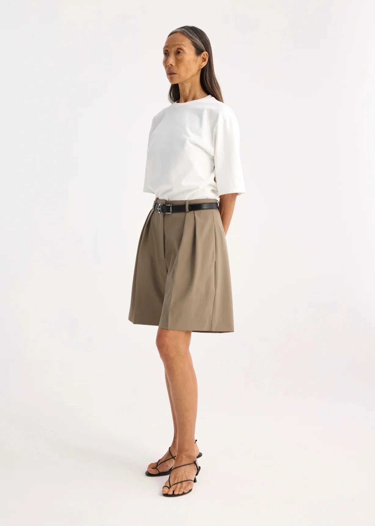 RÓHE TAILORED WIDE LEG SHORTS - KHAKI