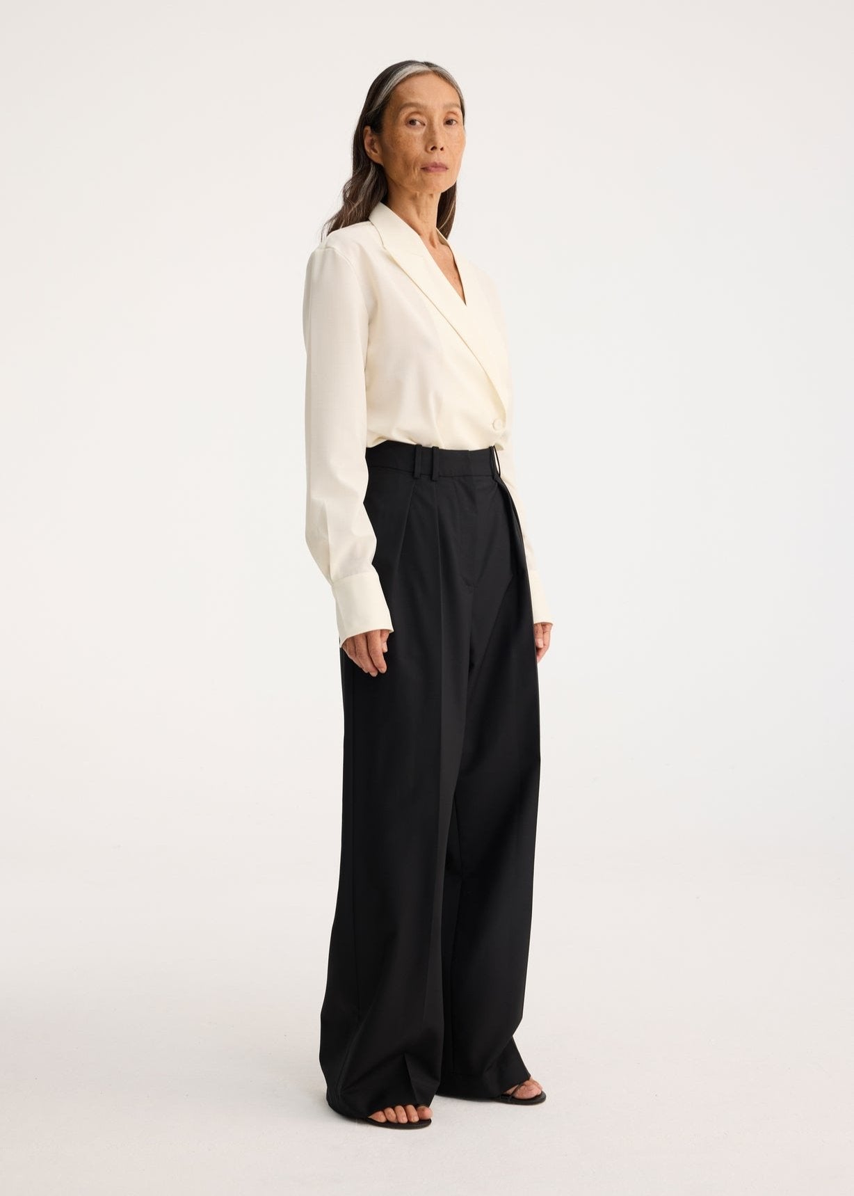 RÓHE WIDE LEG DOUBLE PLEATED TROUSERS - BLACK