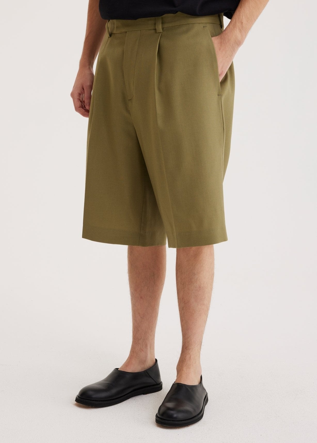 RÓHE MEN BERMUDA SHORTS - SAGE