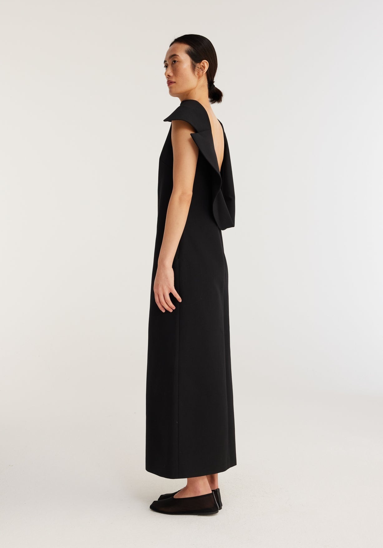 RÓHE SCULPTURAL OPEN BACK TAILORED DRESS - NOIR