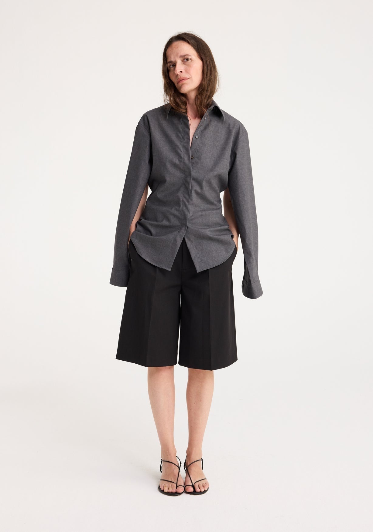 RÓHE SHAPED OPEN ARMHOLE SHIRT - DARK GREY MELANGE