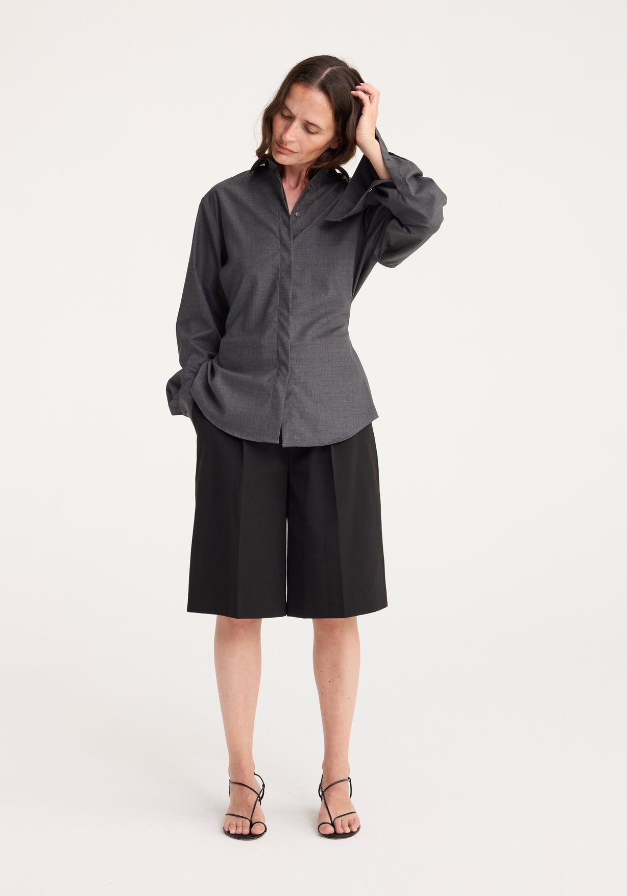 RÓHE SHAPED OPEN ARMHOLE SHIRT - DARK GREY MELANGE