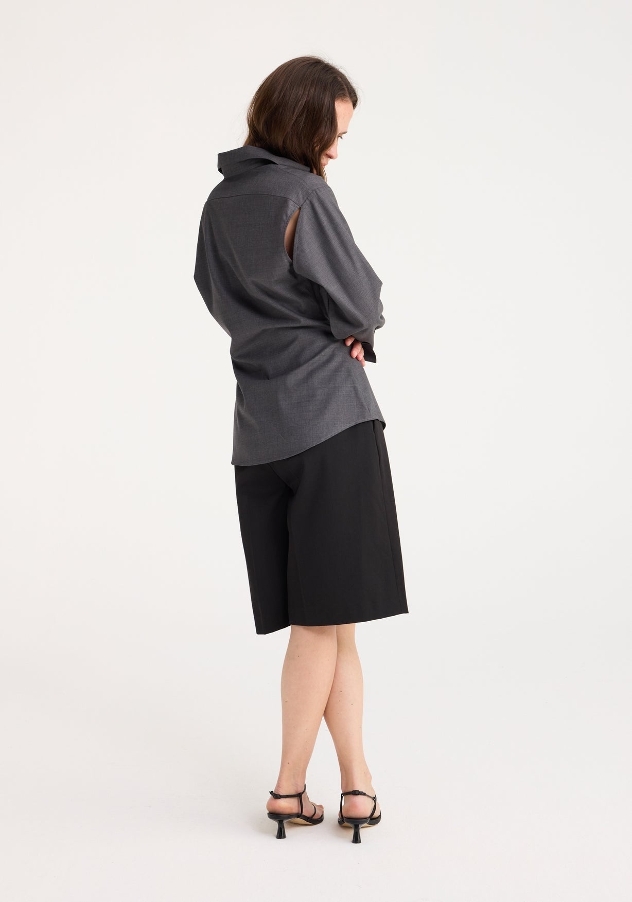 RÓHE SHAPED OPEN ARMHOLE SHIRT - DARK GREY MELANGE