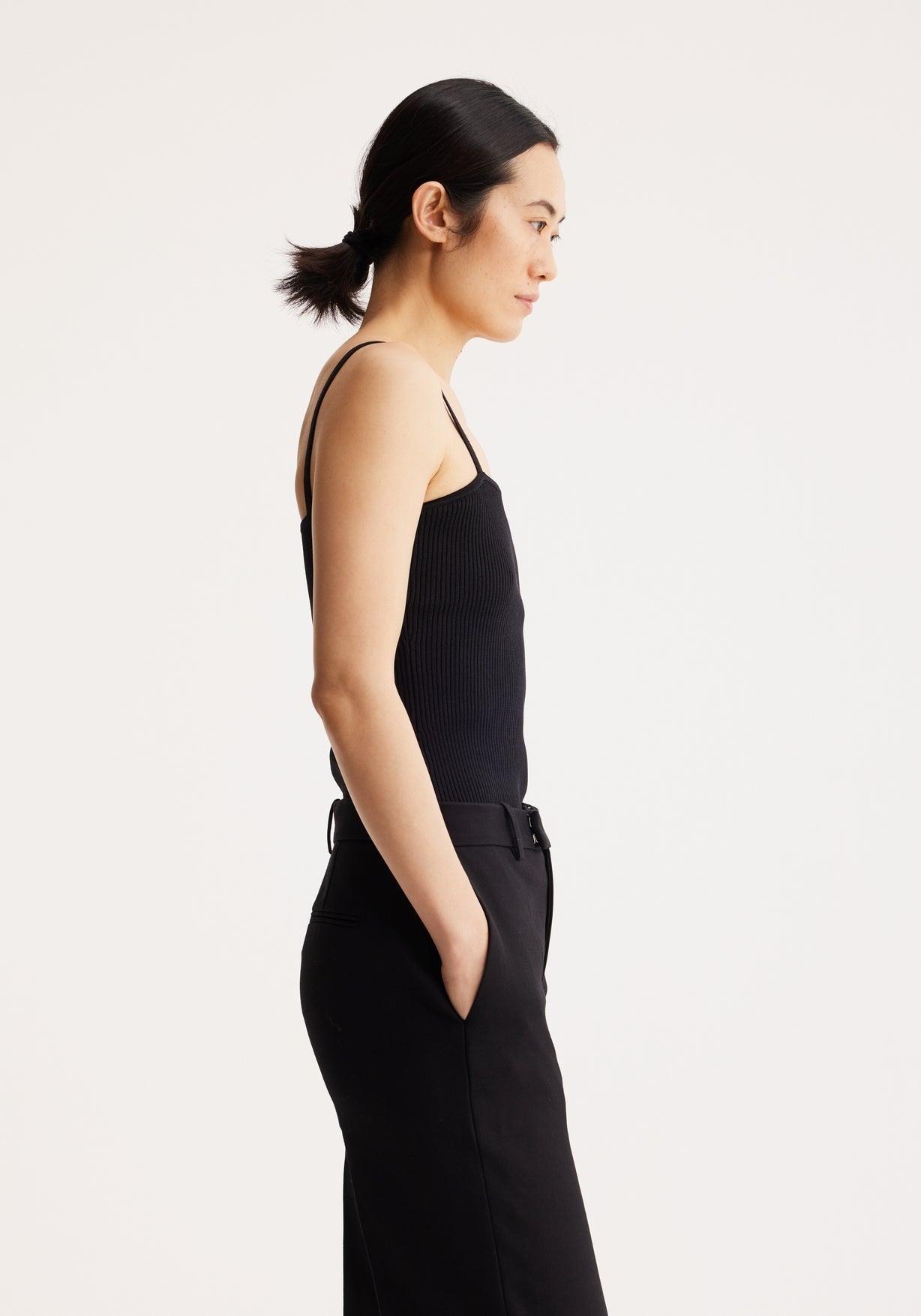 RÓHE SQUARE SHAPED KNITTED TANK TOP - NOIR
