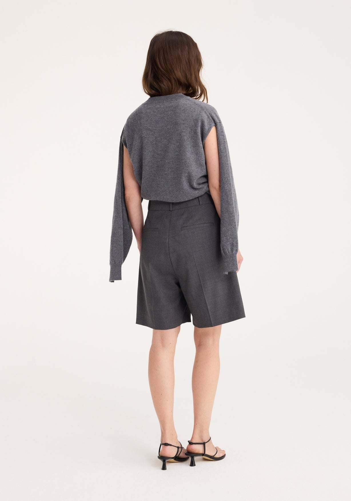 RÓHE TAILORED WIDE LEG SHORTS - DARK GREY MELANGE