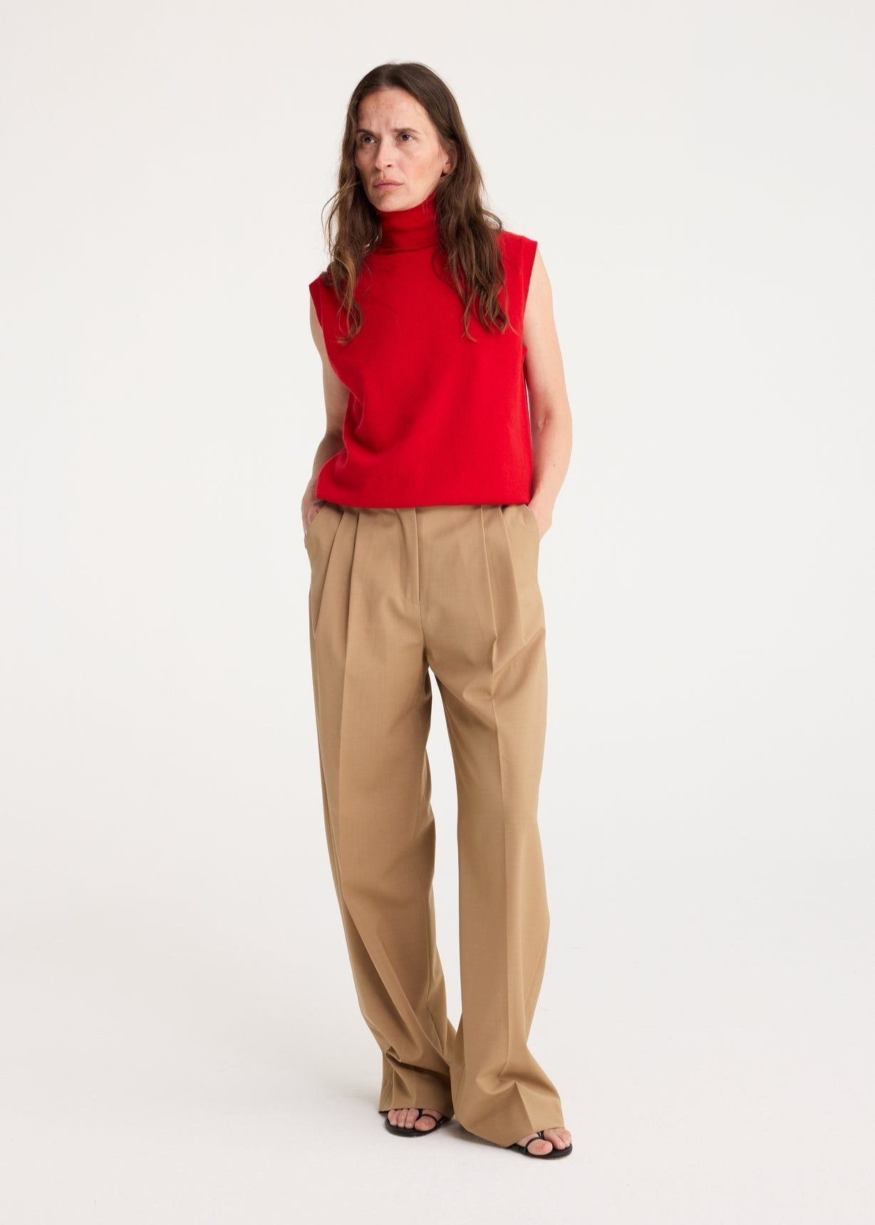 RÓHE WIDE LEG PLEATED TROUSERS - FAWN