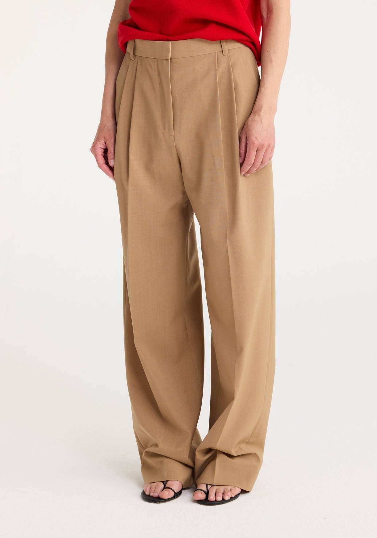 RÓHE WIDE LEG PLEATED TROUSERS - FAWN